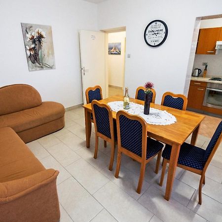 Apartments Bene Banjol Exterior foto