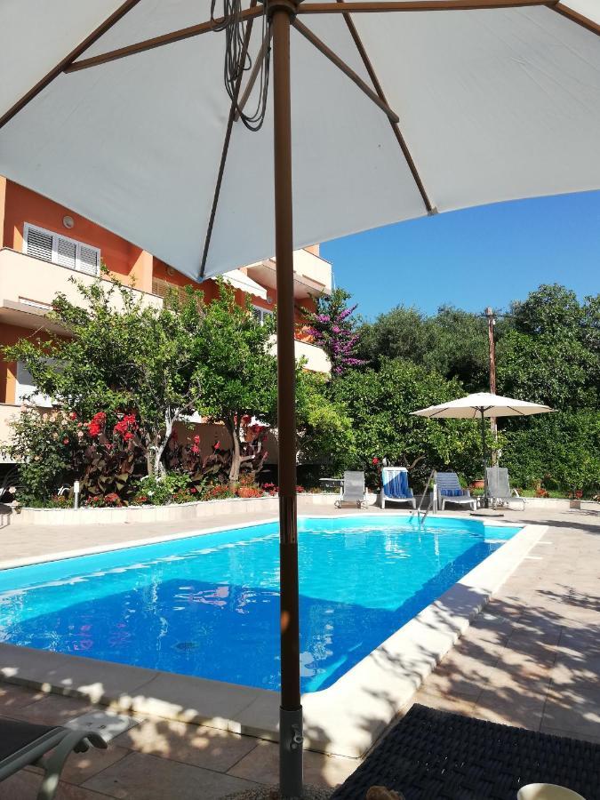 Apartments Bene Banjol Exterior foto