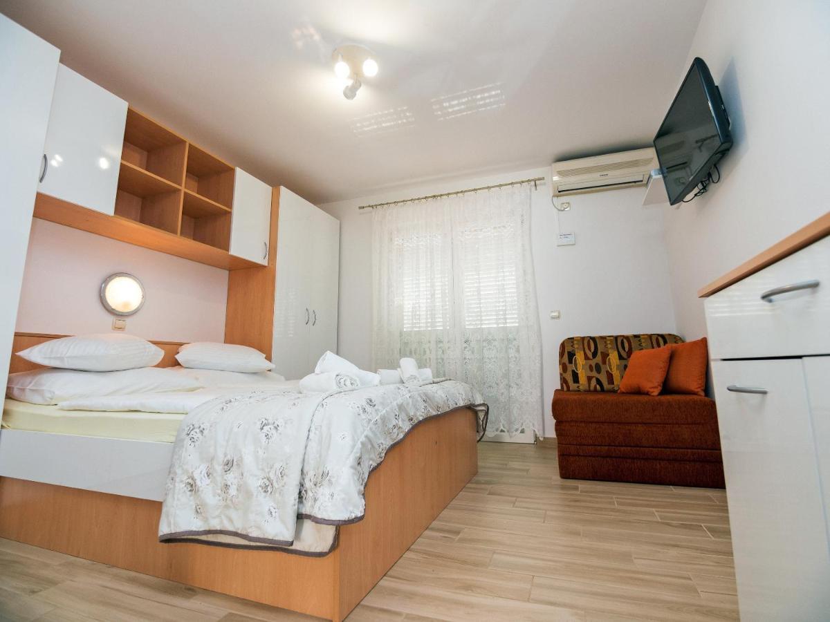 Apartments Bene Banjol Exterior foto