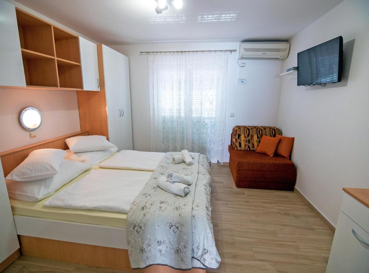 Apartments Bene Banjol Exterior foto