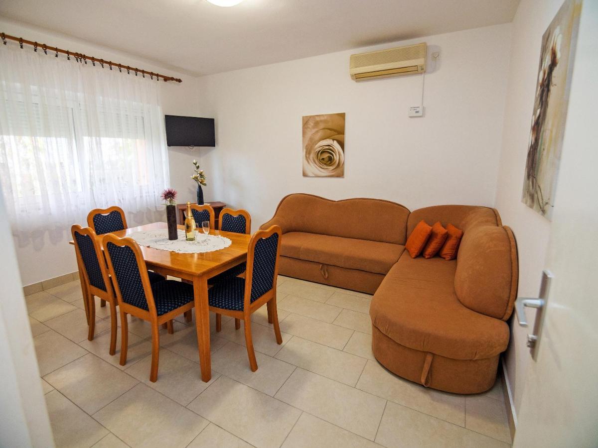 Apartments Bene Banjol Exterior foto