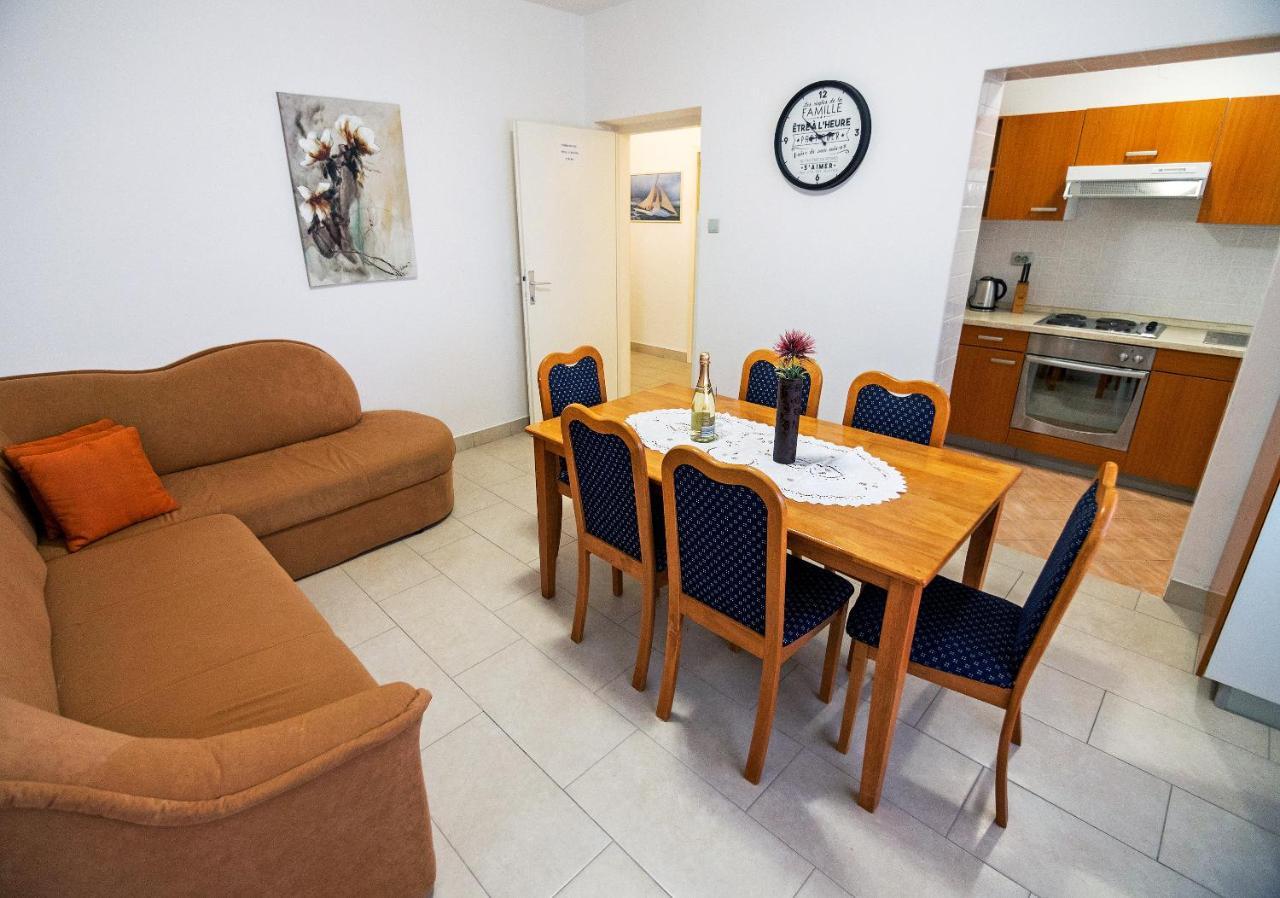 Apartments Bene Banjol Exterior foto
