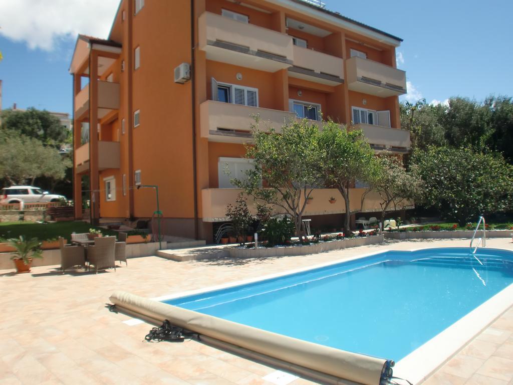 Apartments Bene Banjol Exterior foto