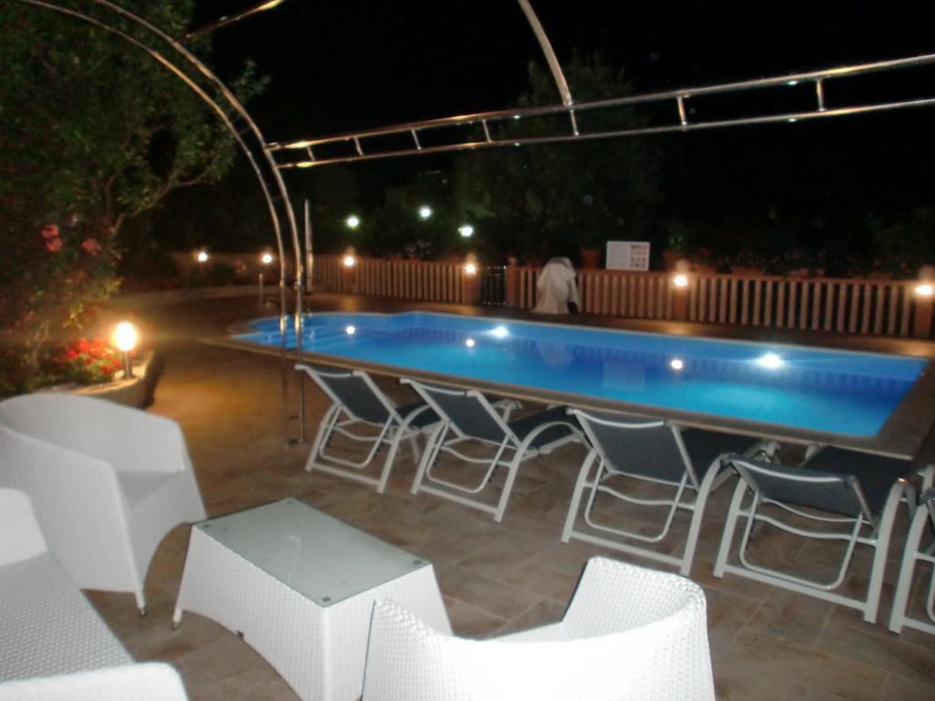 Apartments Bene Banjol Exterior foto