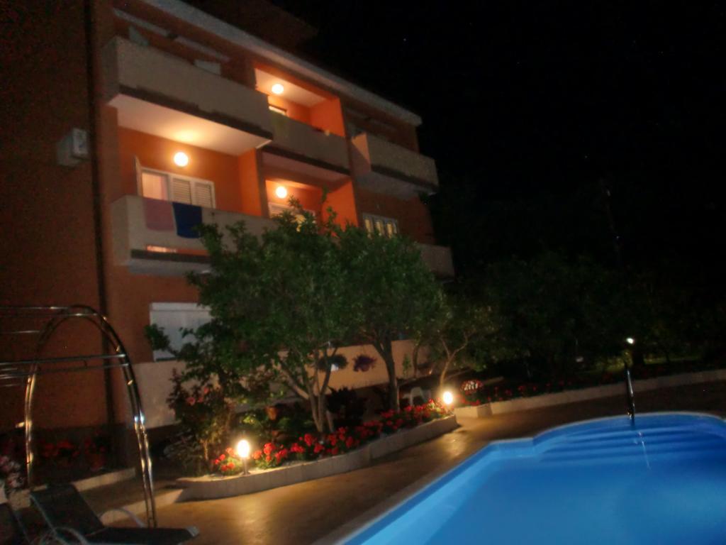 Apartments Bene Banjol Exterior foto