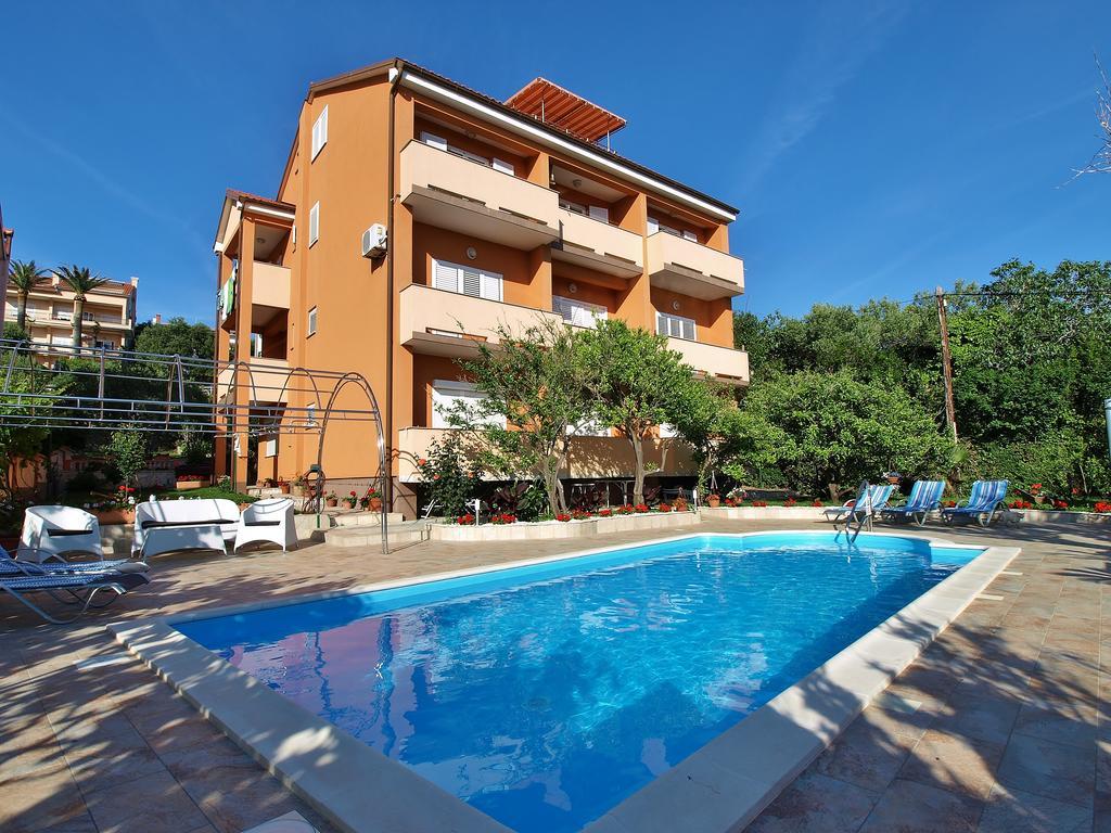 Apartments Bene Banjol Exterior foto